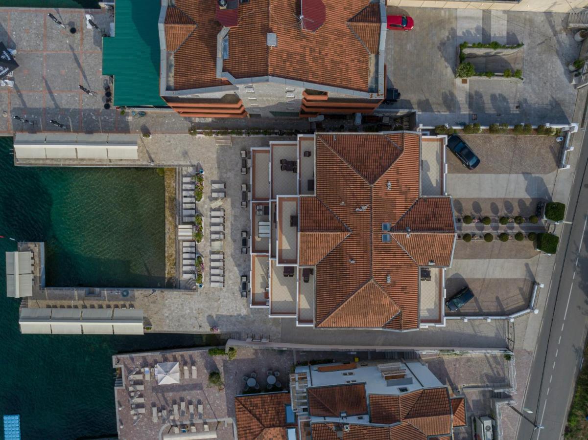 Apartments Adeona Tivat Exterior foto