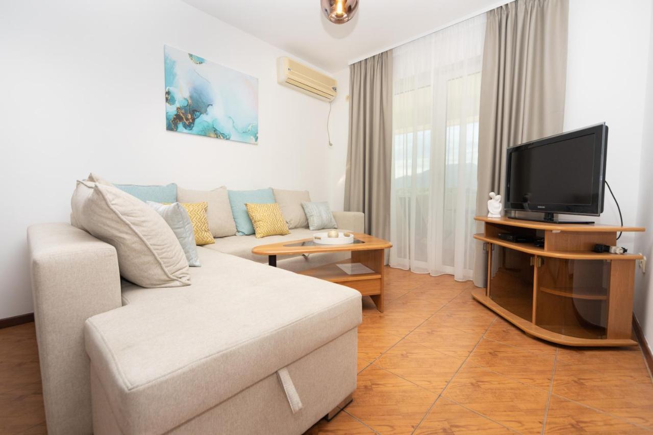 Apartments Adeona Tivat Exterior foto