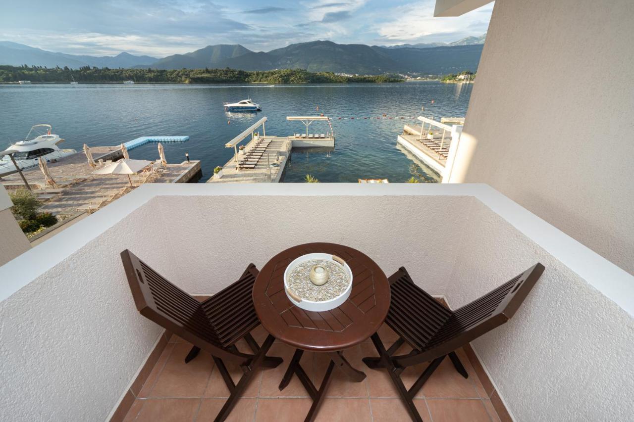 Apartments Adeona Tivat Exterior foto