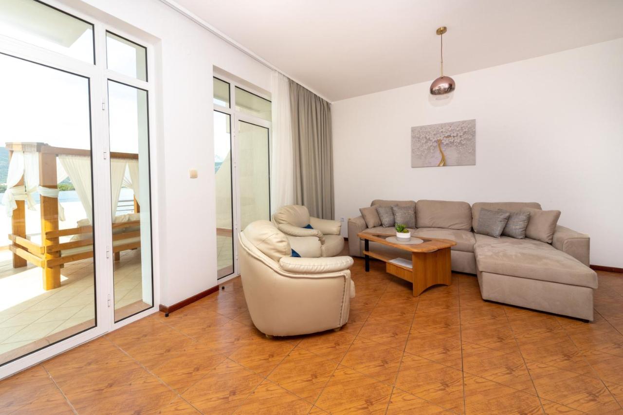 Apartments Adeona Tivat Exterior foto